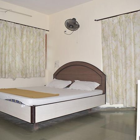 Hotel Guruji Алібаґ Екстер'єр фото