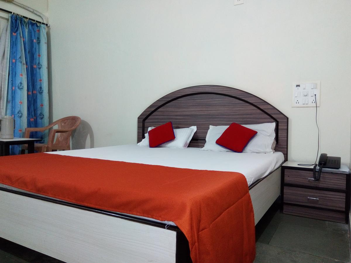 Hotel Guruji Алібаґ Екстер'єр фото